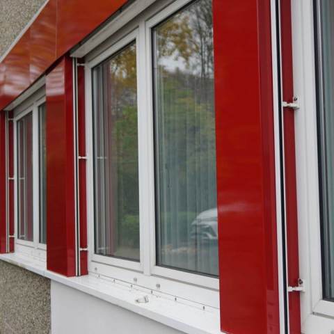 Farbauffrischung für ausgekreidete Fassadenelemente