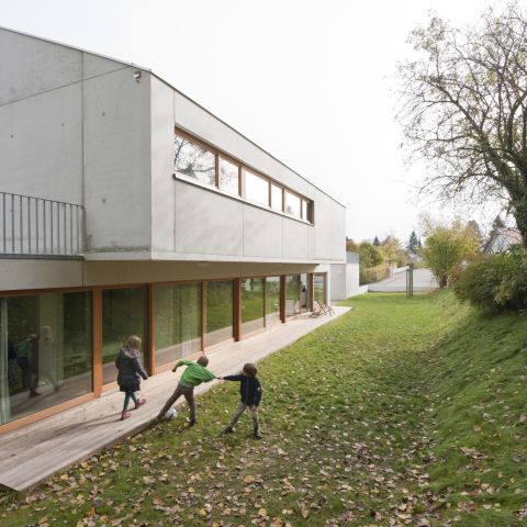 Beton, Holz und Filz - ein Haus im Allgäu.
