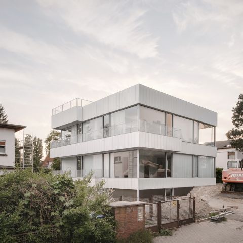 Haus für 1-4 Parteien