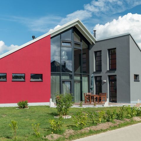 Wohnhaus mit zentralem Wintergarten