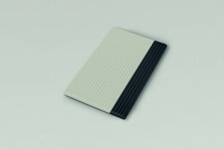 15,6x25x0,8 Tr. Ecke li.ger.neutral 1 C Markierung 340 - neutral 1 - tiefschwarz