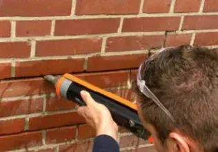 Rissinstandsetzung mit dem Remmers Spezialanker-System