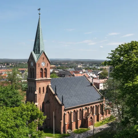 SunStyle-Solardachziegel mit niedrigem Profil in der Farbe Grey | ©SunStyle®