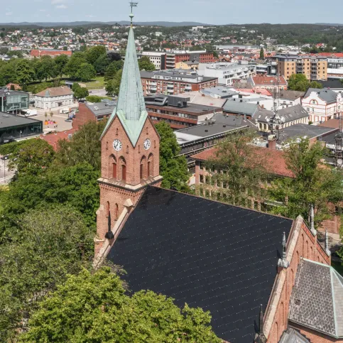 Solarenergie nutzen und gleichzeitig die historische Architektur des Gebäudes erhalten | ©SunStyle®