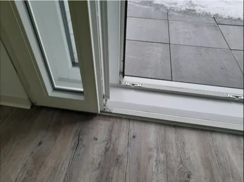 Barrierefrei: Kastenfenster als Balkontür mit 20 mm Flachschwelle