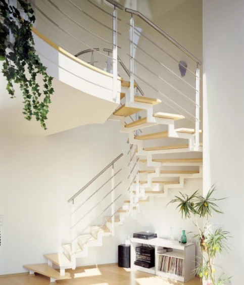 Zweiholmtreppe Design ZH 325, Stufen: Ahorn massiv, Geländer: Boston mit Füllstäben und Handlauf aus Edelstahl