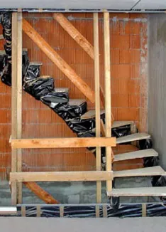 Rohbautreppe Casa, geschützt in Folie verpackt