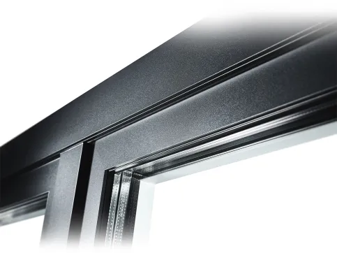 VEKA AluConnect verbindet die Optik von Aluminiumfenstern und die Energieeffizienz von Kunststofffenstern.