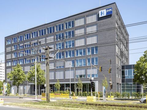 Macht stolz: neues Wahrzeichen für die regionale Wirtschaft