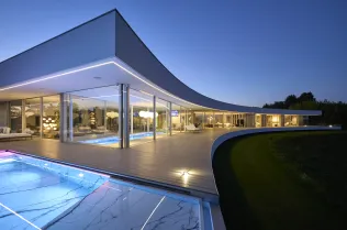 Majestic Massive Pro Eiche felsgrau, Dune House am Ufer des Narew Flusses (Polen)