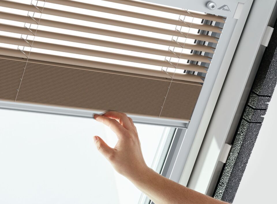 Roto ZJA M 051/080 R7SR AJ03 Designo Jalousette Beige