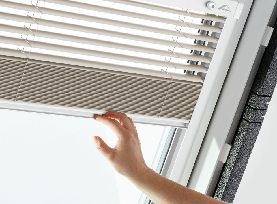 Roto ZJA M 051/080 R7SR WJ02 Designo Jalousette Hellbeige