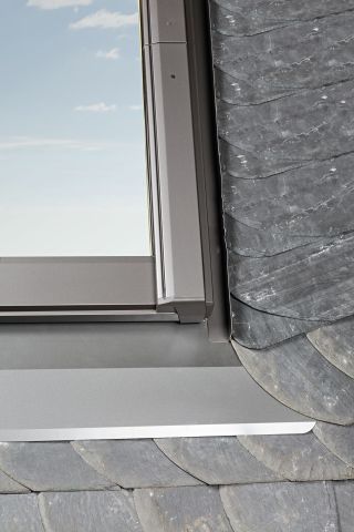 RotoQ Eindeckrahmen EDS Ebene Ziegel Schiefer mit durchgehenden Seitenteilen