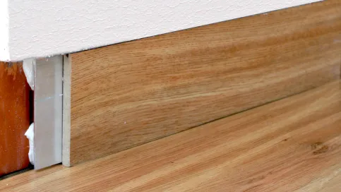 Sockelleisten für Laminat-/Holzeinlagen