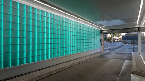 Beleuchtete Glasbausteinwand Light My Wall