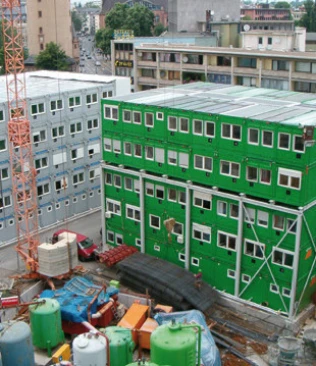 Versorgung einer Containeranlage mit 144 Büro- und Tagesunterkunftscontainern