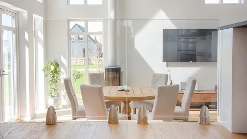 Glasgeländer mit Easy Glass Bodenglasklemmen