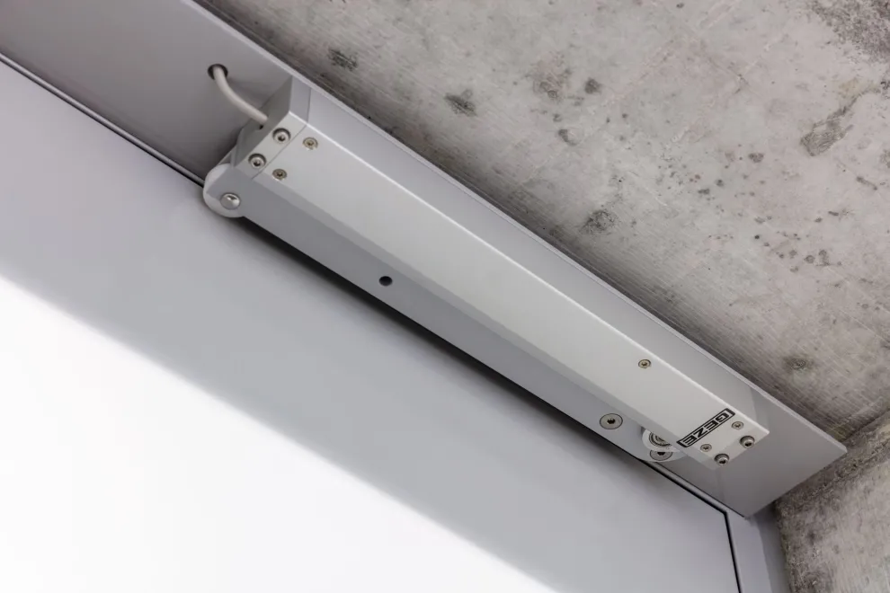 RWA K 600 T – Klapphebelantrieb für Zuluftsysteme zur Montage an Türen, © GEZE GmbH / Lorenz Frey