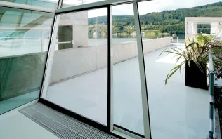 Slimdrive SL geneigt – Automatisches Schiebetürsystem