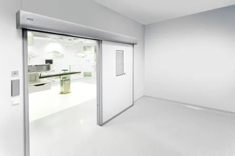 Powerdrive PL-HT – Automatisches Linear-Schiebetürsystem für große und schwere Türen in Bereichen mit erhöhten Hygieneanforderungen