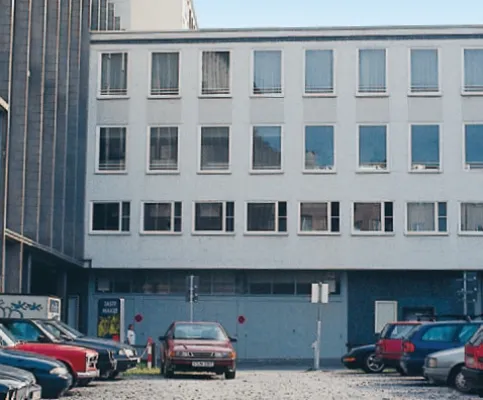 Fotografische Aufnahme eines Bürogebäudes
