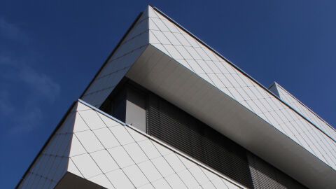 Unterkonstruktionen für VHF-Systeme, Dach- und Fassadenbahnen, Steildachzubehör