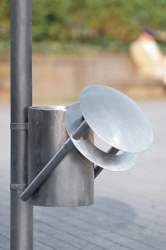 Abfallbehälter 522 (Mastbefestigung)