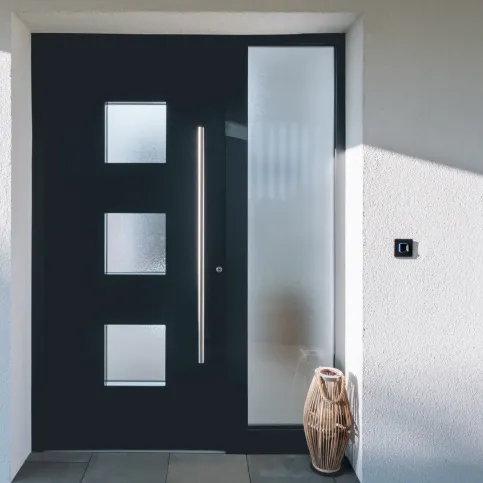 Mit dem ekey xLine Fingerprint startet das Smart-Home bereits beim Nachhausekommen.