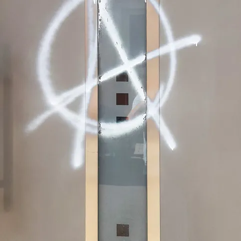 Senso Gel zur Graffitientfernung auf empfindlichen, glatten Flächen