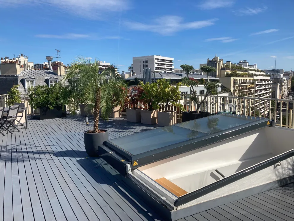 Exklusiver Dachzugang mit LAMILUX Flachdach Ausstieg Komfort Solo und Aussicht