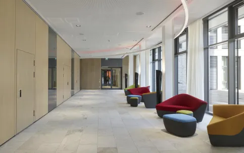 Sparkasse Göttingen — Silberquarzit
