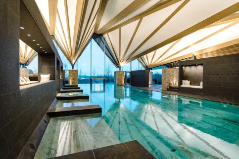Silberquarzit in Pools des Great Northern Hotels in Dänemark