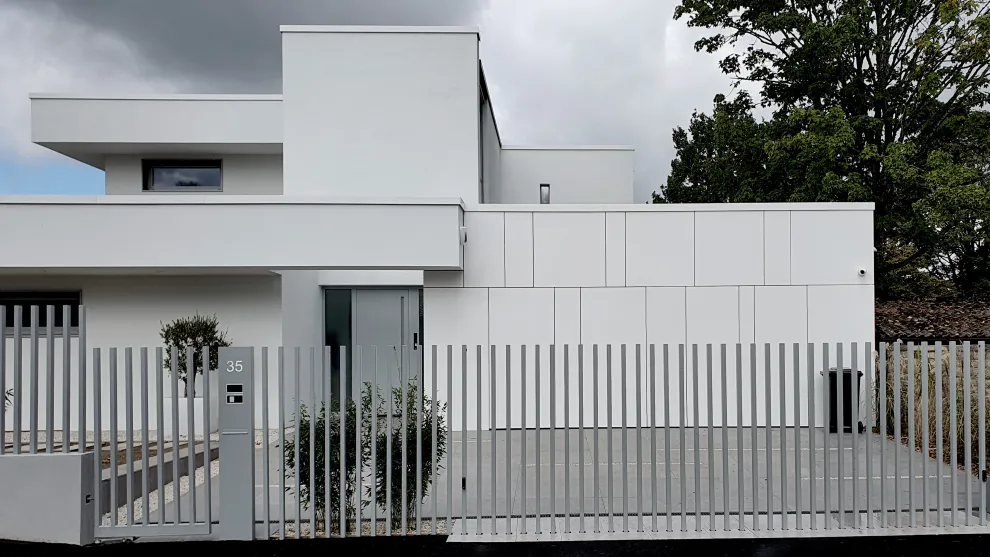 Privathaus mit Zaunanlage von FancyFence Deutschland