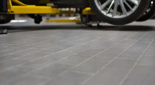 Argelith Industriefliesen in der Automobilindustrie