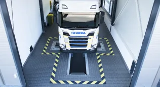 Argelith Industriefliesen in Nutzfahrzeug Werkstätten