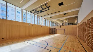 Sporthallen, Schwimmbäder & Spa