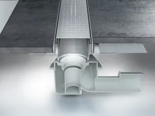 ShowerDrain Public 80 mit Duschrinnenprofil Quadrato | © ACO Haustechnik