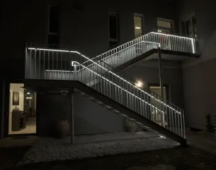 LUX GLENDER SAFE - Restaurant Grüner Kranz Augsburg | Ausführung: Lichtaustritt symmetrisch, Profil LILLY, IP65