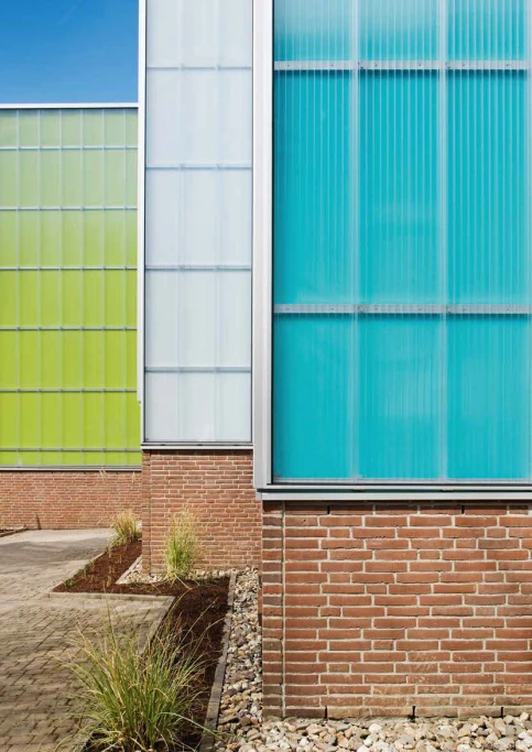 Designakzente mit Stamisol Color Fassadenbahnen