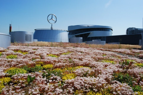 Mercedes Benz Fabrikgebäude - Stuttgart