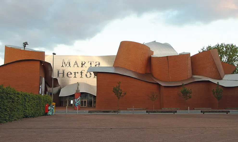 Für das Museum MARTa, Herford, lieferte MODERSOHN® u.a. Horizontalverbindungen.