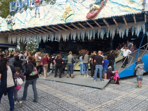 Befestigte Eventfläche
