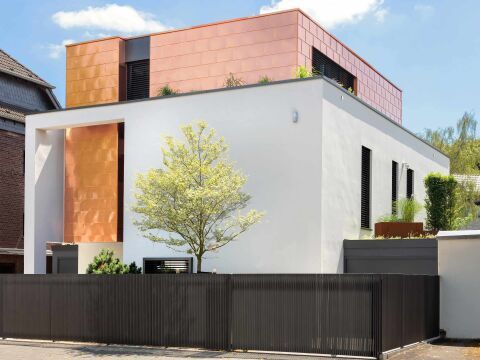 Kupfer an der Fassade, Stahl dahinter