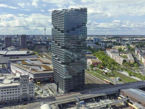 EDGE East Side Tower – Dach, Fassade und Terrassen entwässert