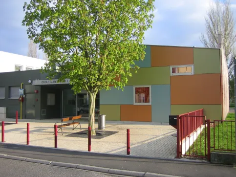 Fehr Beton-Fertigteile für den Bau von Schulen