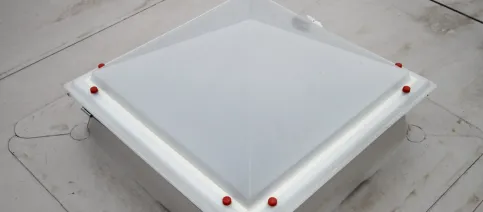 Super Top Pyramide 2-schalig — Schlagschutz