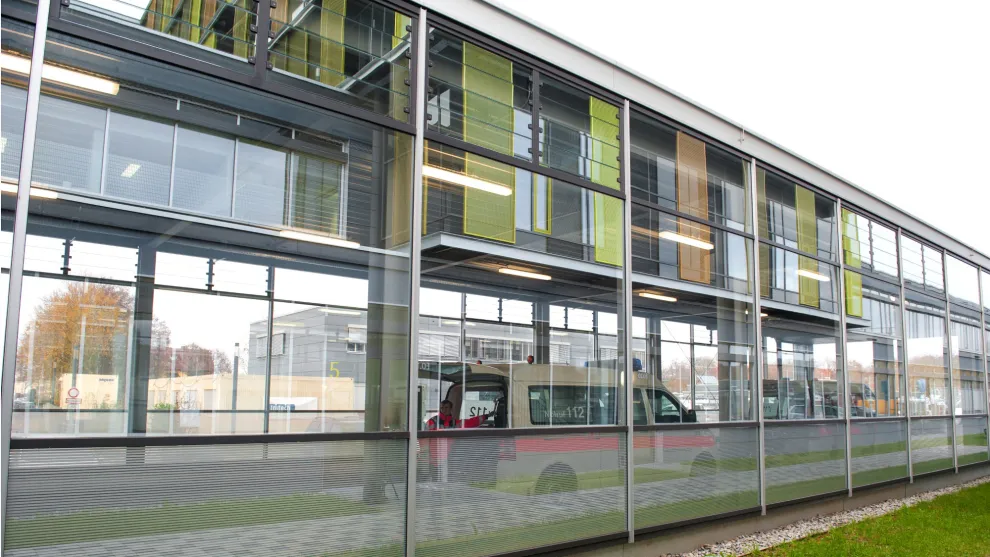 Rems Murr Kliniken Fahrzeughalle, Winnenden | © Peter Kiefer