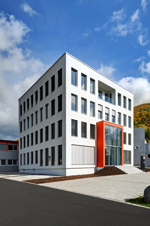 Knauf Stahl-Leichtbau-Fassade, Kubus AMF, Grafenau