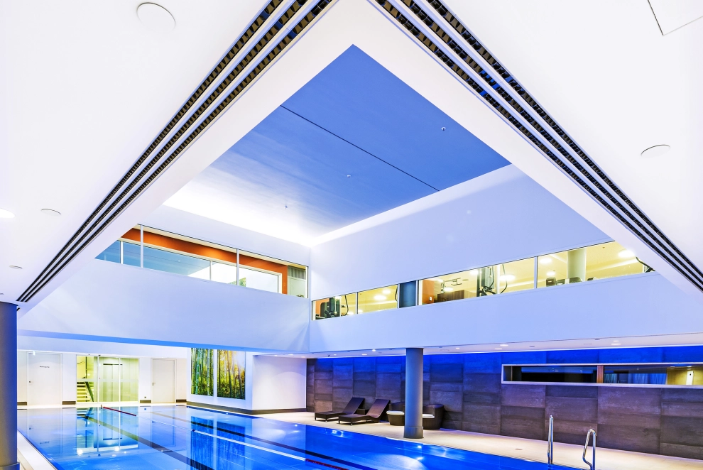 Das AQUAPANEL® Cement Board Skylite Deckensystem ist geeignet für hohe Nässe- und Feuchtebeanspruchung