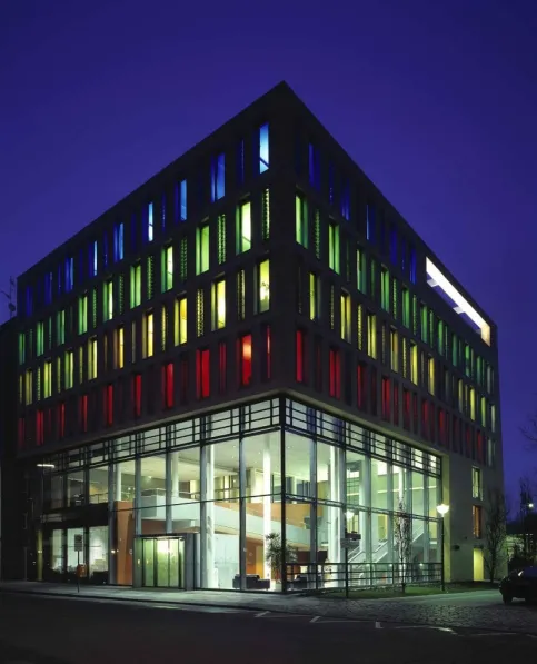 Ärztekammer Berlin | Beleuchtungssteuerung, RGB-Beleuchtung, Zentralsteuerung, Systemkopplung